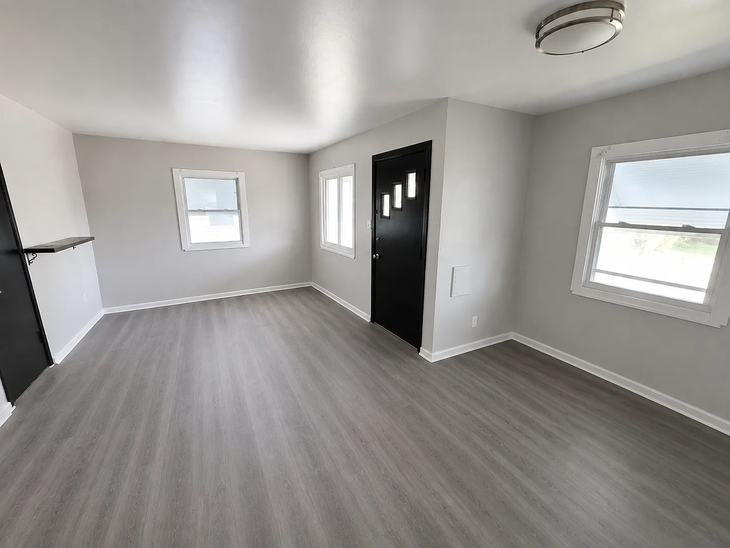 3 bed, 1072 sqft, $1,610 — Photo 3