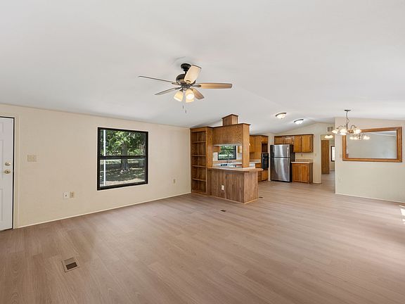 5th image of 1027 Glen Brook Dr