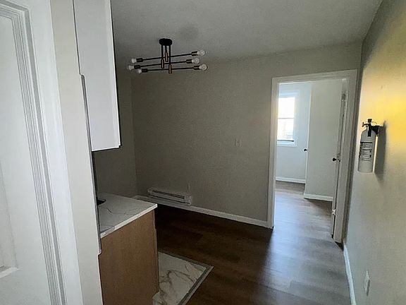 3rd image of 7 Straight St APT 9