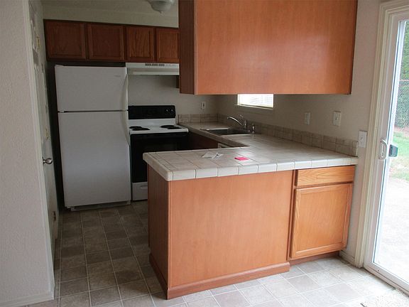 5th image of 25182 E Broadway Ave