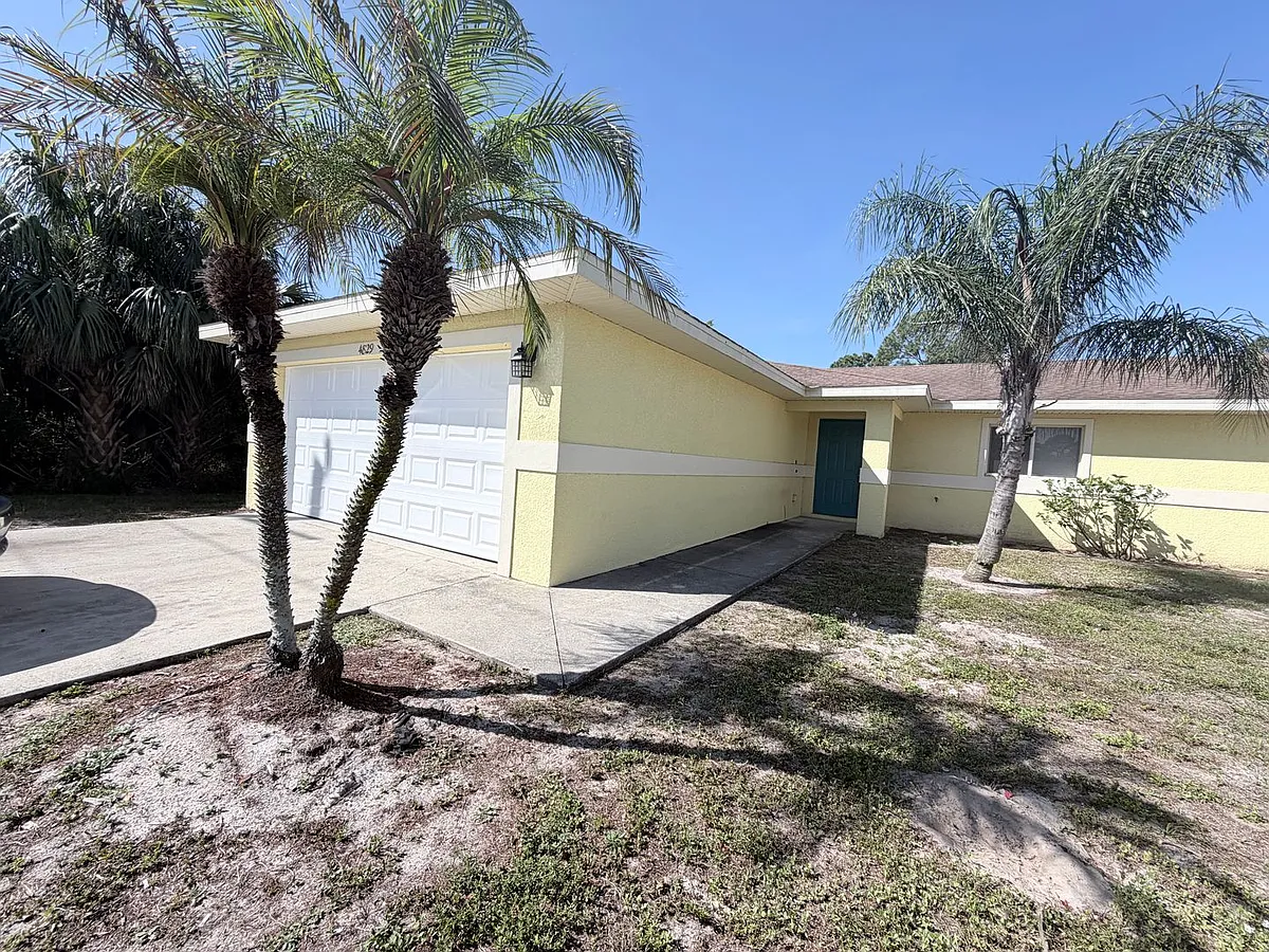 Building Photo - Recently Remodeled