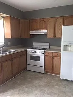 2 bed, 950 sqft, $1,200 — Photo 2