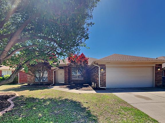 2nd image of 2212 SW 141st Pl