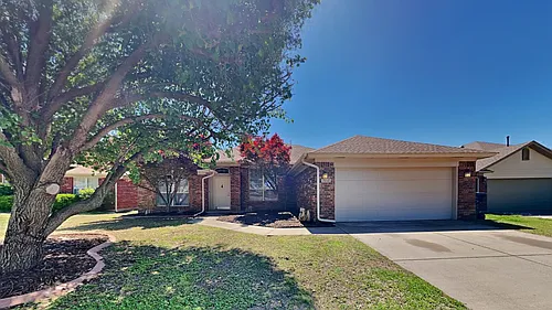 2212 SW 141st Pl Photo 1