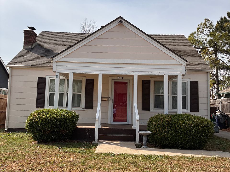 1st image of 2712 W Park Pl