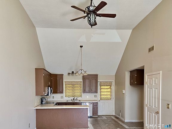 3rd image of 304 Brainard Road #29