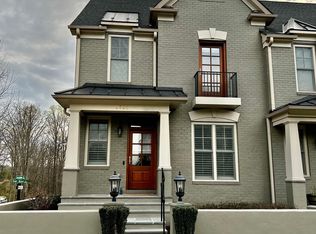 2754 Town Mews Ln, Charlottesville, VA 22901