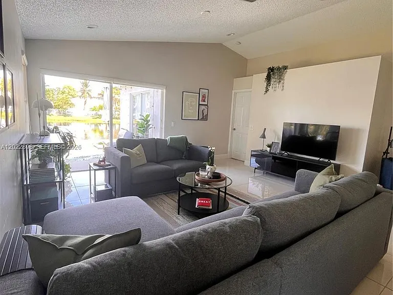 4472 Blossom Ln — Photo 7