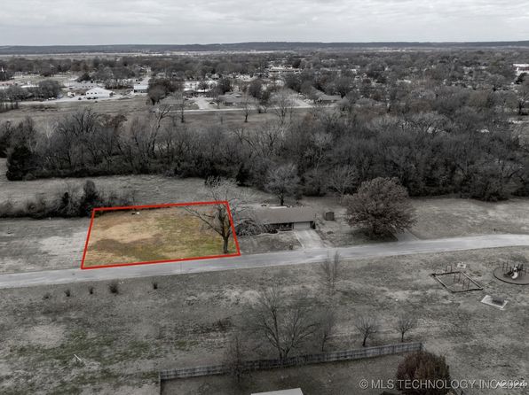 Meadow Creek Ln, Dewey, OK 74029
