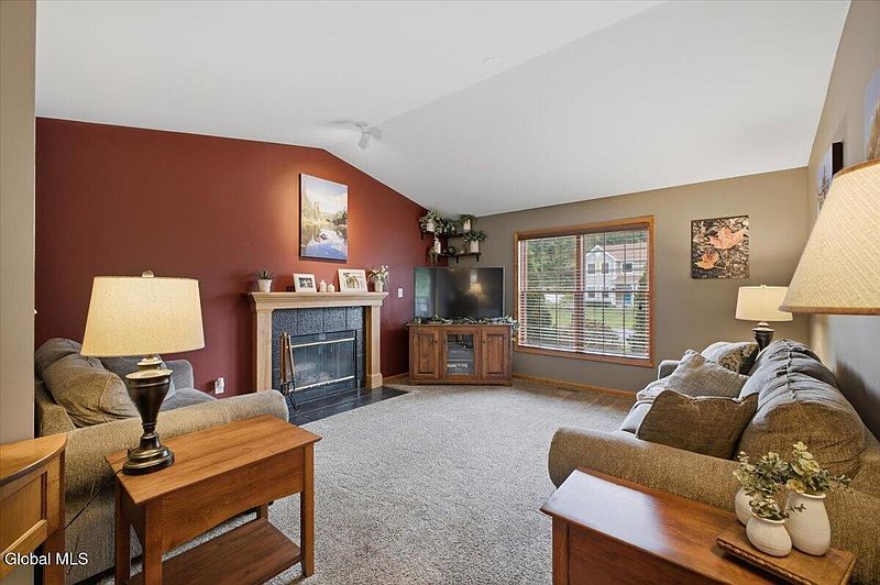 3rd image of 75 Farr Lane