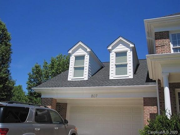 4th image of 807 45th Avenue Ln NE