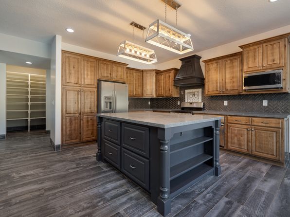 7748 W Mountain Dell Dr, Vernal, UT 84078