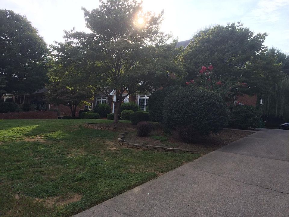2nd image of 8025 Glengarriff Rd #House