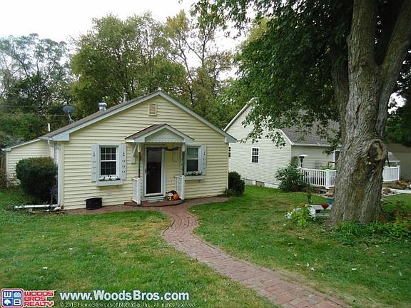 4th image of 303 E Bradford St