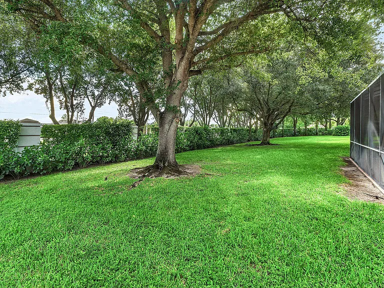 4378 Danielson Dr — Photo 21