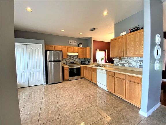 4th image of 7740 Cafaro Dr