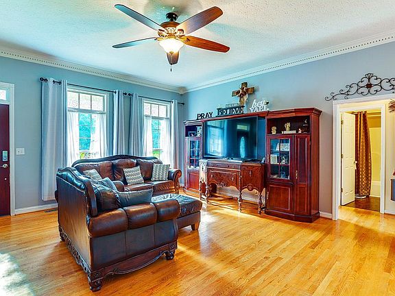 4th image of 263 River Oaks Dr