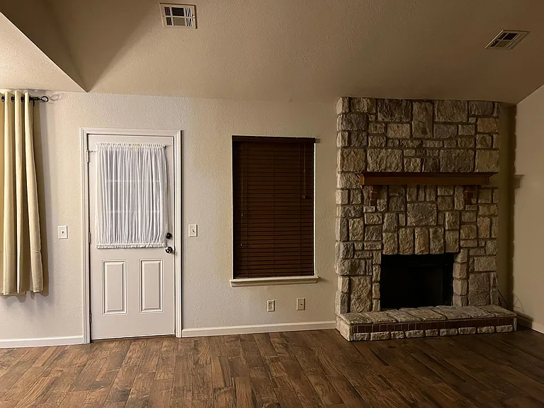 3603 Canterbury Ave — Photo 4