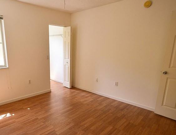 4th image of 2727 Centergate Dr