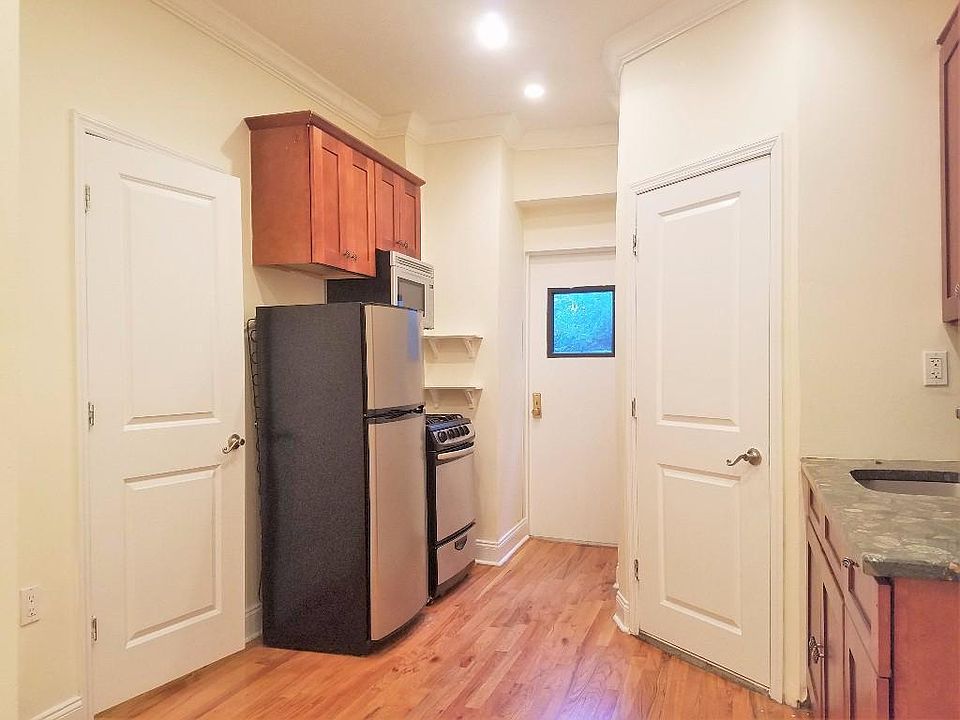 1st image of 709 Dekalb Ave APT 4