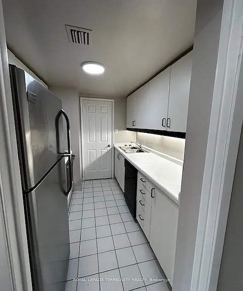 711 Bay St #919 — Photo 10