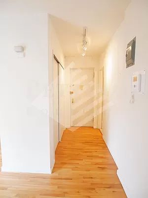 5th image of 401 E 77th St APT 8B