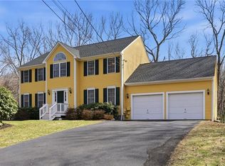 45 Gilbert Stuart Dr, Warwick, RI 02818