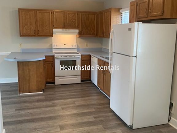 5th image of 615 Main St APT 11