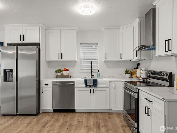 2nd image of 535 Morris Avenue S