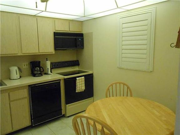 3rd image of 4629 Poinciana St APT 301