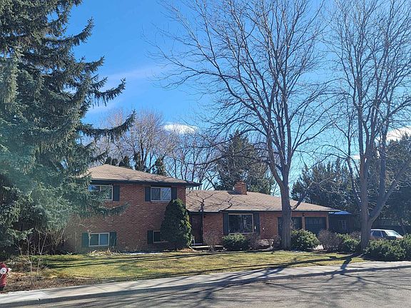 3rd image of 2152 Hillcrest Ln