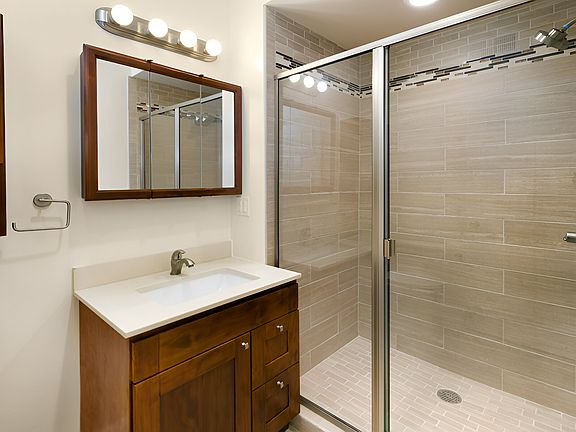 4th image of 509 Lyon St #509