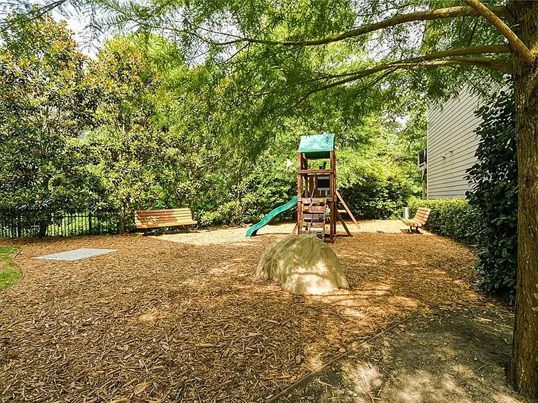 1299 Linden Ct NE — Photo 45