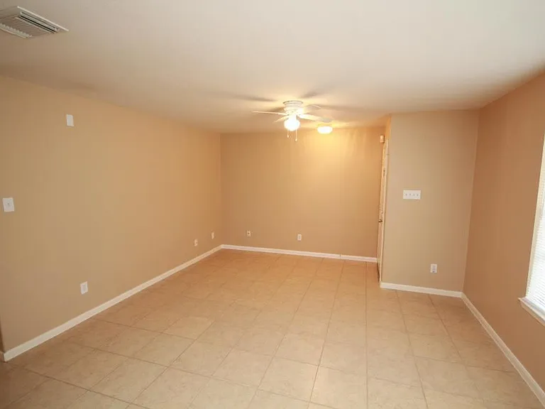 6418 Mountain Pines Ln — Photo 4
