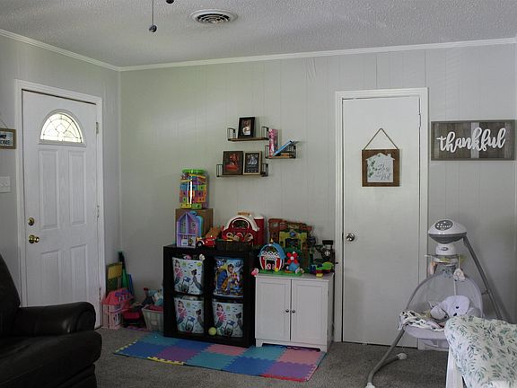 4th image of 1660 Garland Dr