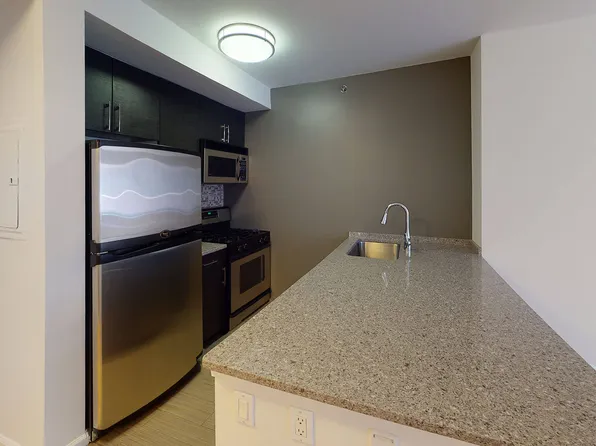 120 W. 21st image 1 of 9