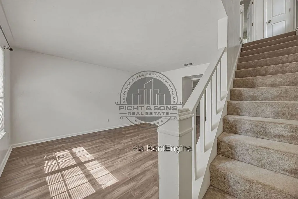 2 bed, 1.5 bath, $1,200 — Photo 2