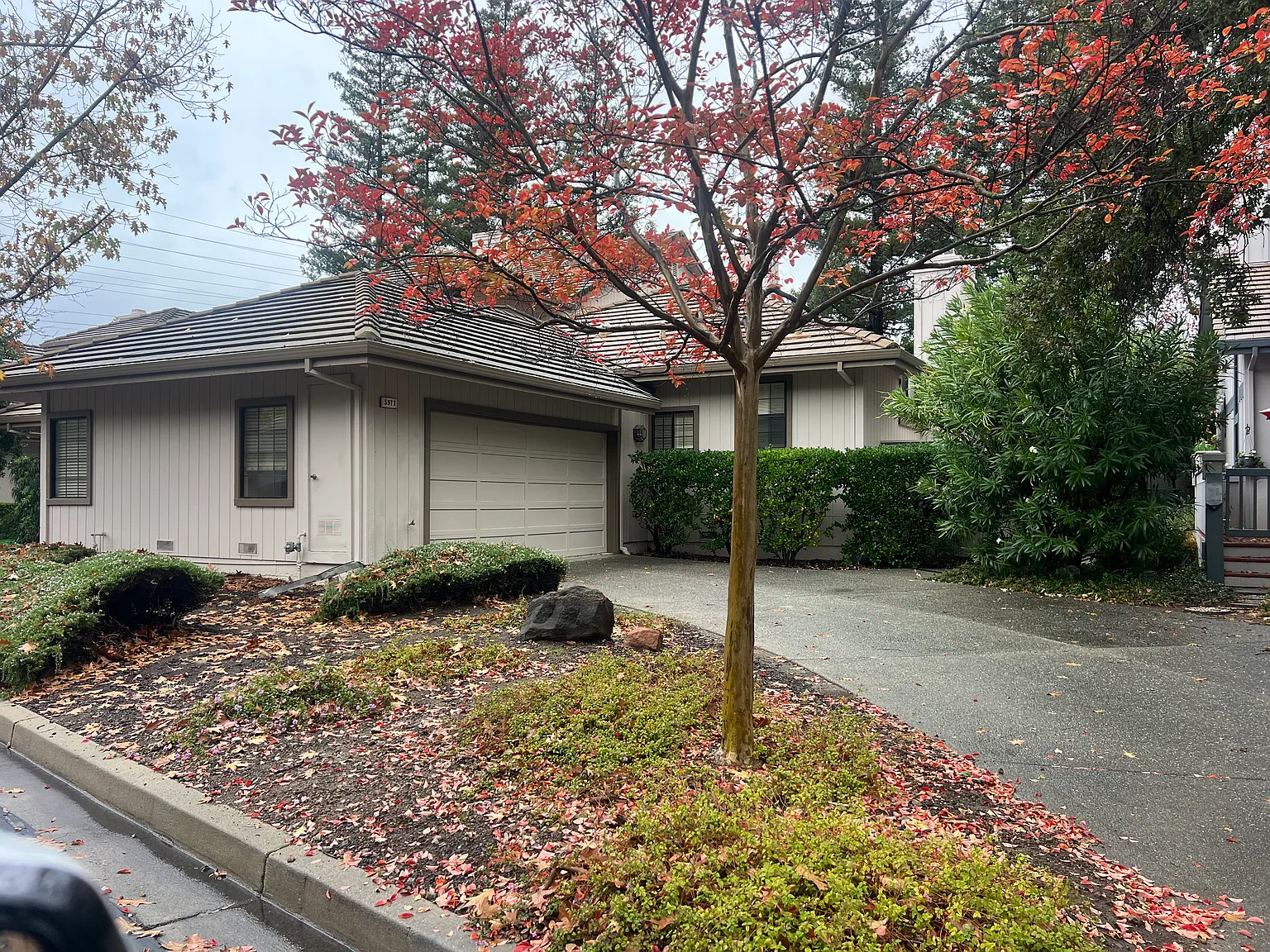 5977 Post Oak Cir photo 1