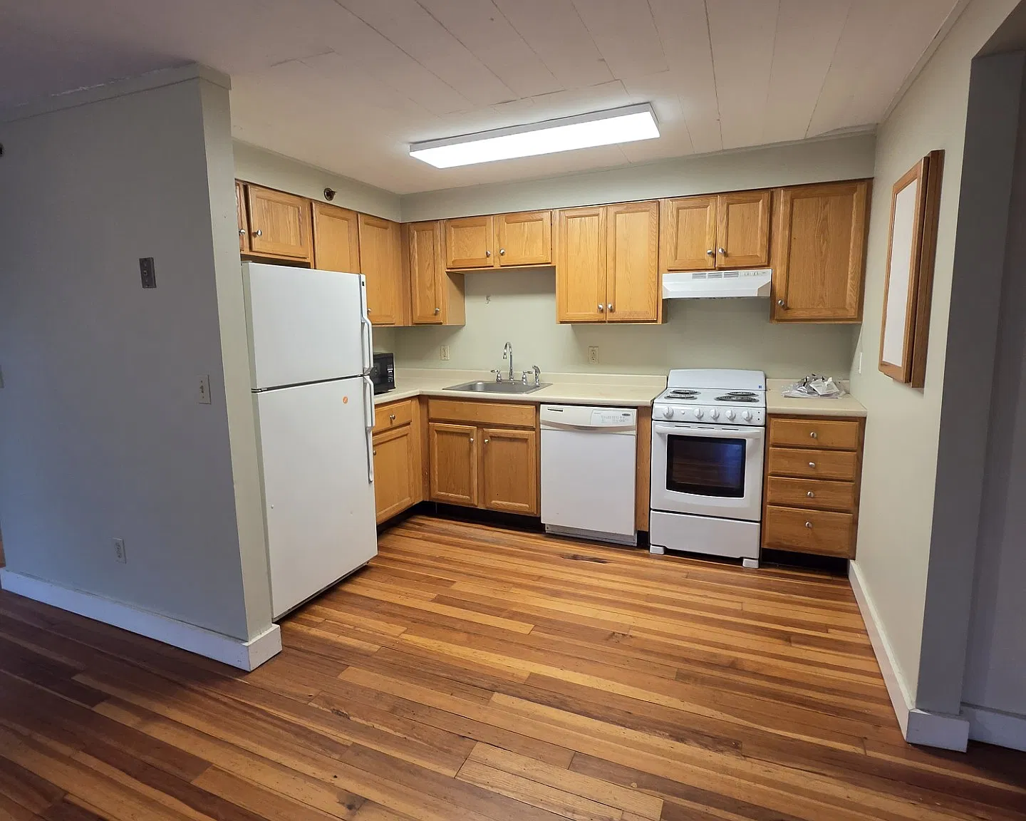 2 bed, $1,600 — Photo 2