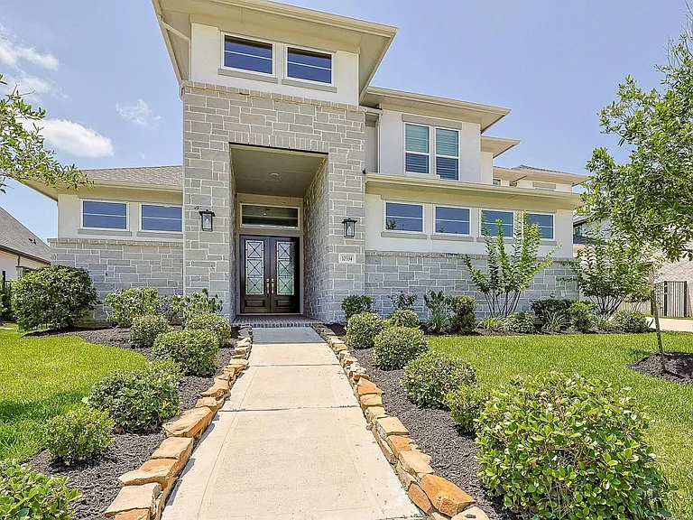 10334 Fountain Shore Dr — Photo 3