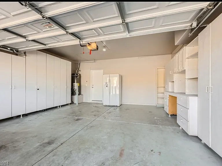 4225 Capri Canyon Ct — Photo 9