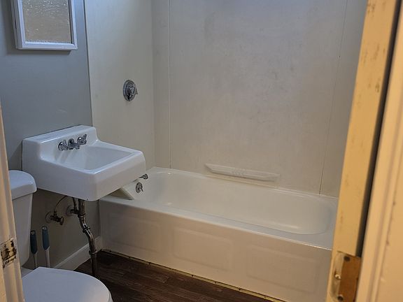 5th image of 9 Bridge St #9C
