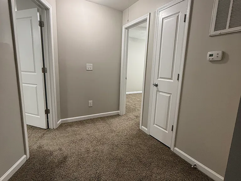 Summit Pointe Apartments — Photo 14