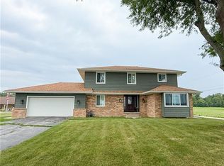 5555 Brown Rd, Oregon, OH 43616