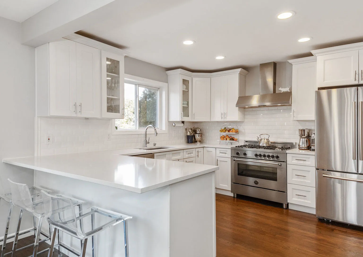 Charming and Completely Renovated Southampton Home!! — Photo 3