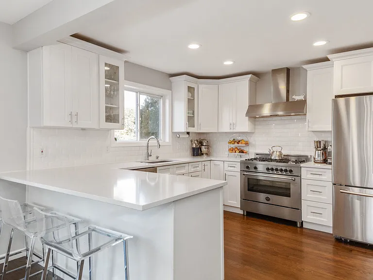 122 Longview Rd — Photo 3