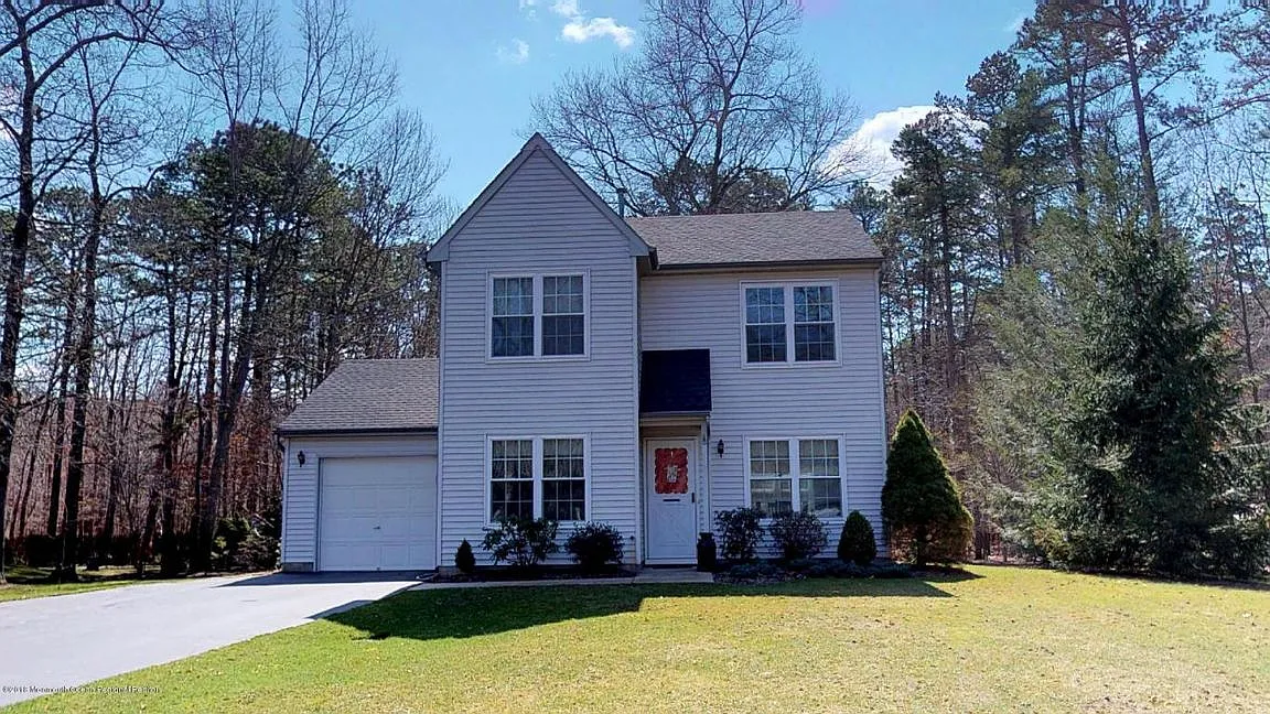 583 Winterberry Blvd photo 1