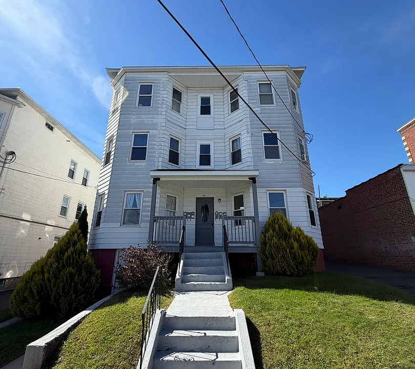 40 Horace St