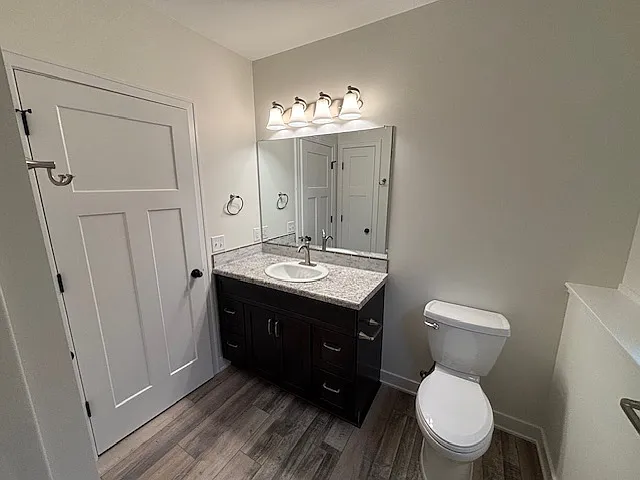 85 E Lee St — Photo 11