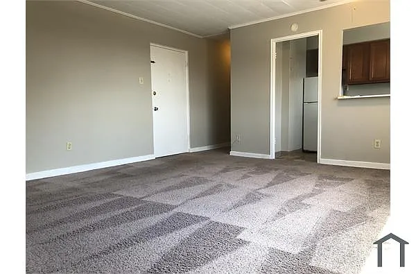Building Photo - 1640 Skyline Dr #12